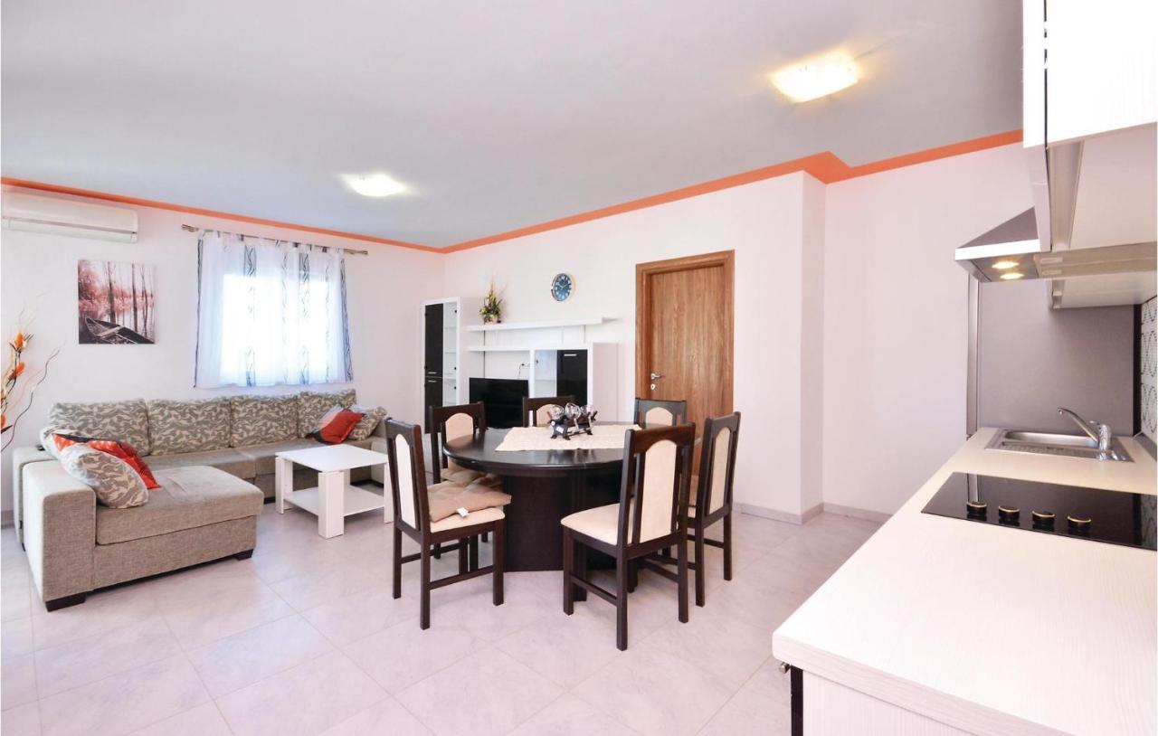 3 Bedroom Nice Home In Solin Σπλιτ Εξωτερικό φωτογραφία